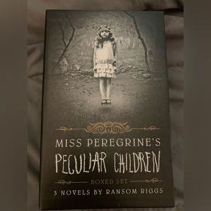 Miss Peregrine’s Peculiar Children by Ransom Riggs Hardback Boxed Set 📚